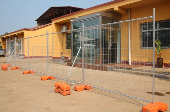 high quality and low price temporary fence