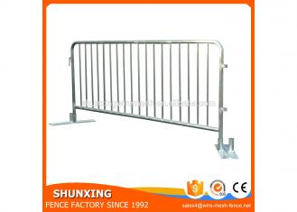 Hot Dipped Galvanized Silver Painting Crowd Control Barrier